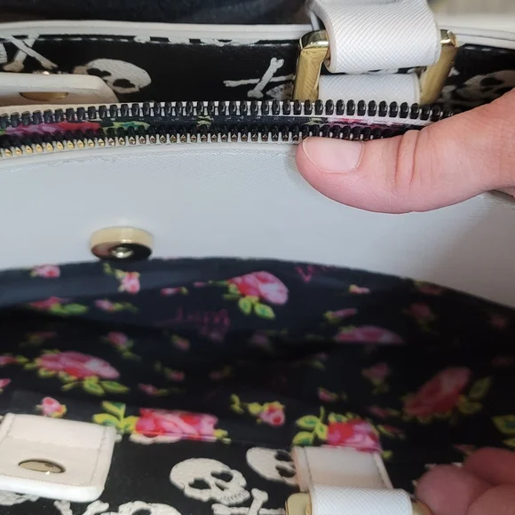 Betsey Johnson White Embossed Skull Tote - Picture 4 of 8